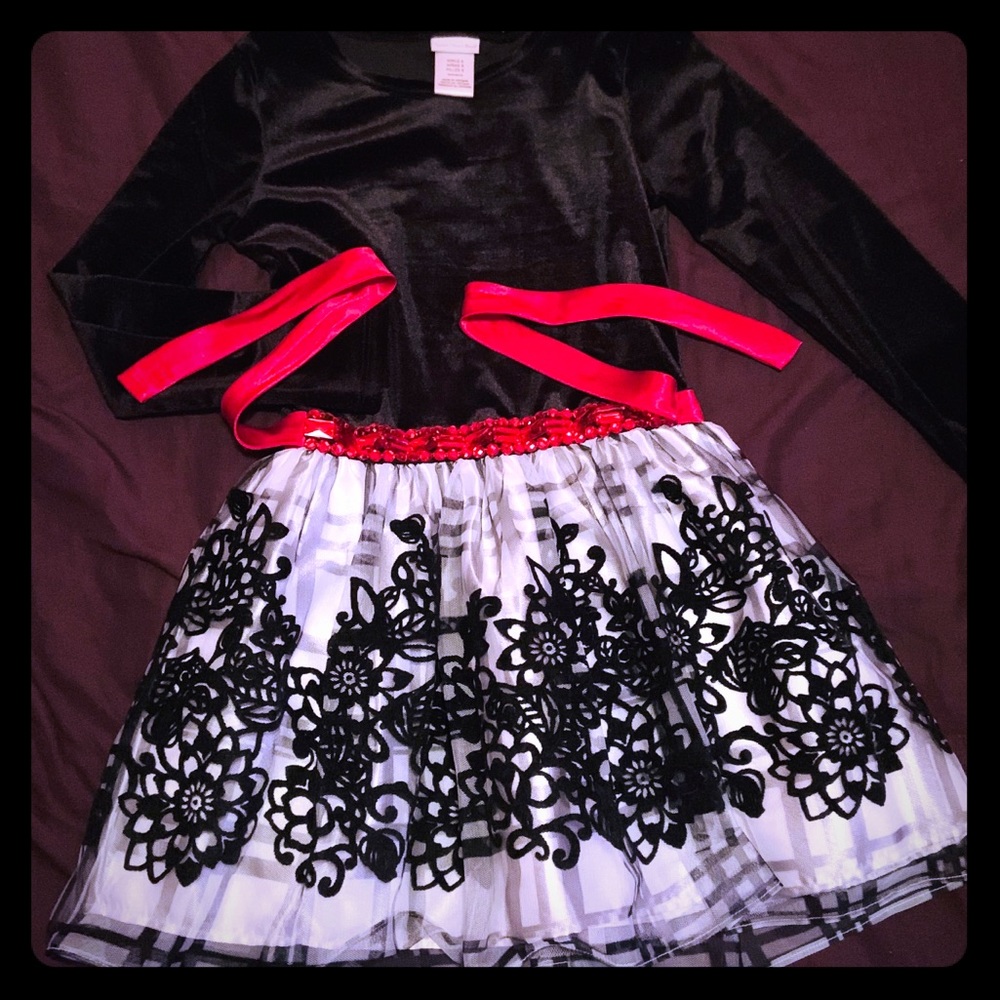 Festive Girls Dress By Sweet Heart Rose Sz 6